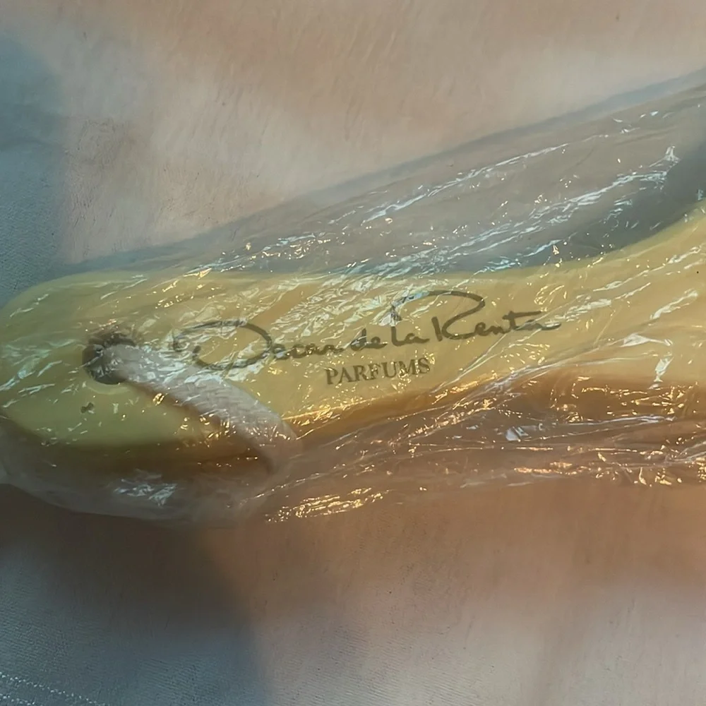 Oscar de la Renta Brush